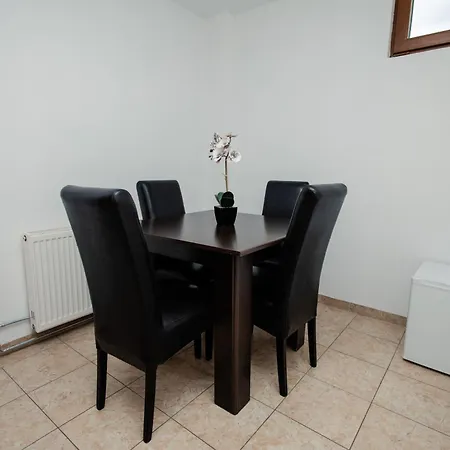Aparthotel Cherry Struga
